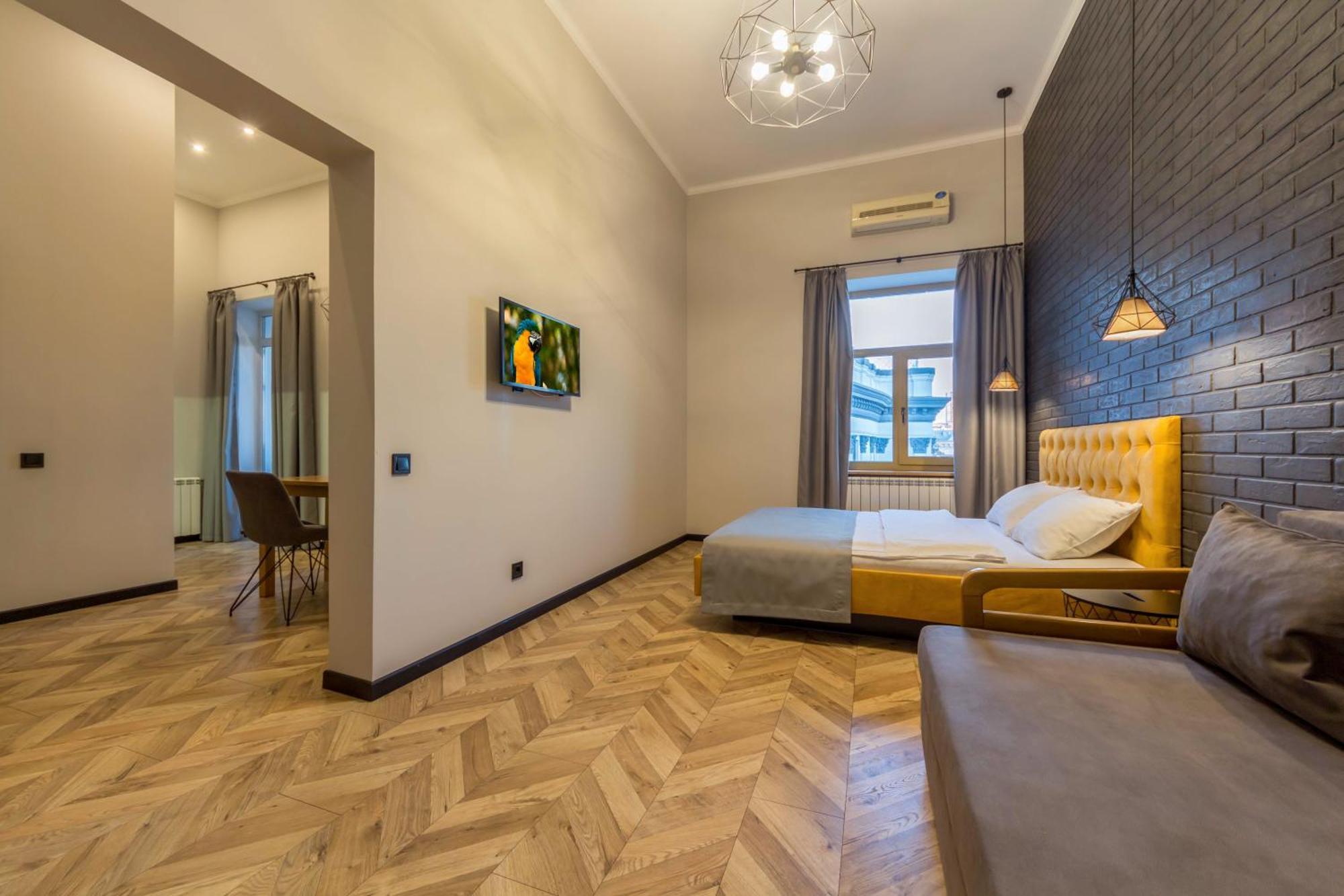 Self Check-In Apartments เคียฟ ภายนอก รูปภาพ